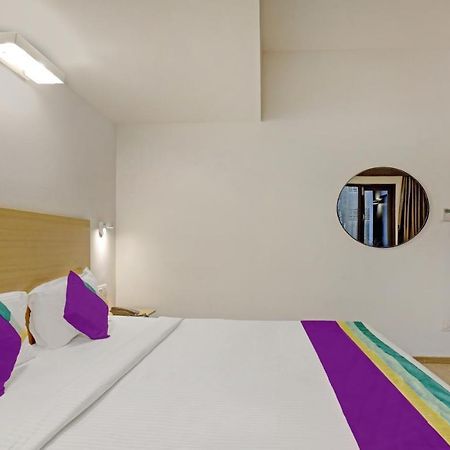 Itsy By Treebo - Vashistha Hotel Haidarábád Kültér fotó